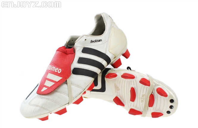 【足球鞋图解】adidas predator mania fg 月光白配色贝克汉姆定制版