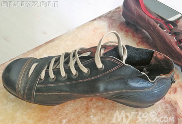 哈尔滨鞋迷收藏国内最早量产足球鞋