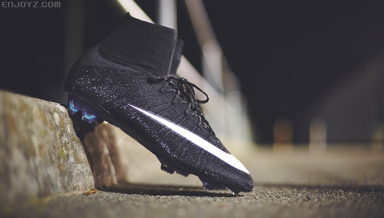 回顾C罗专属足球鞋系列