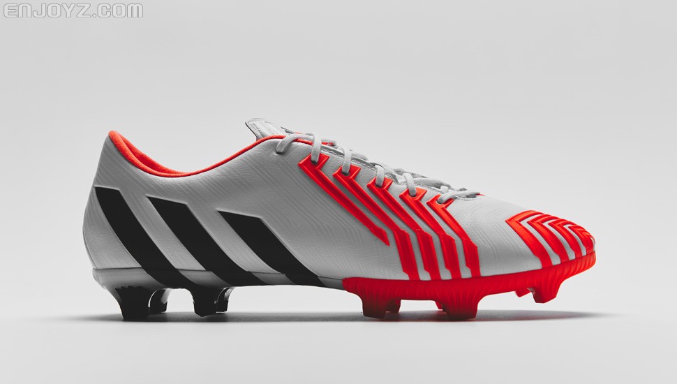 阿迪达斯发布白黑红配色猎鹰14代足球鞋