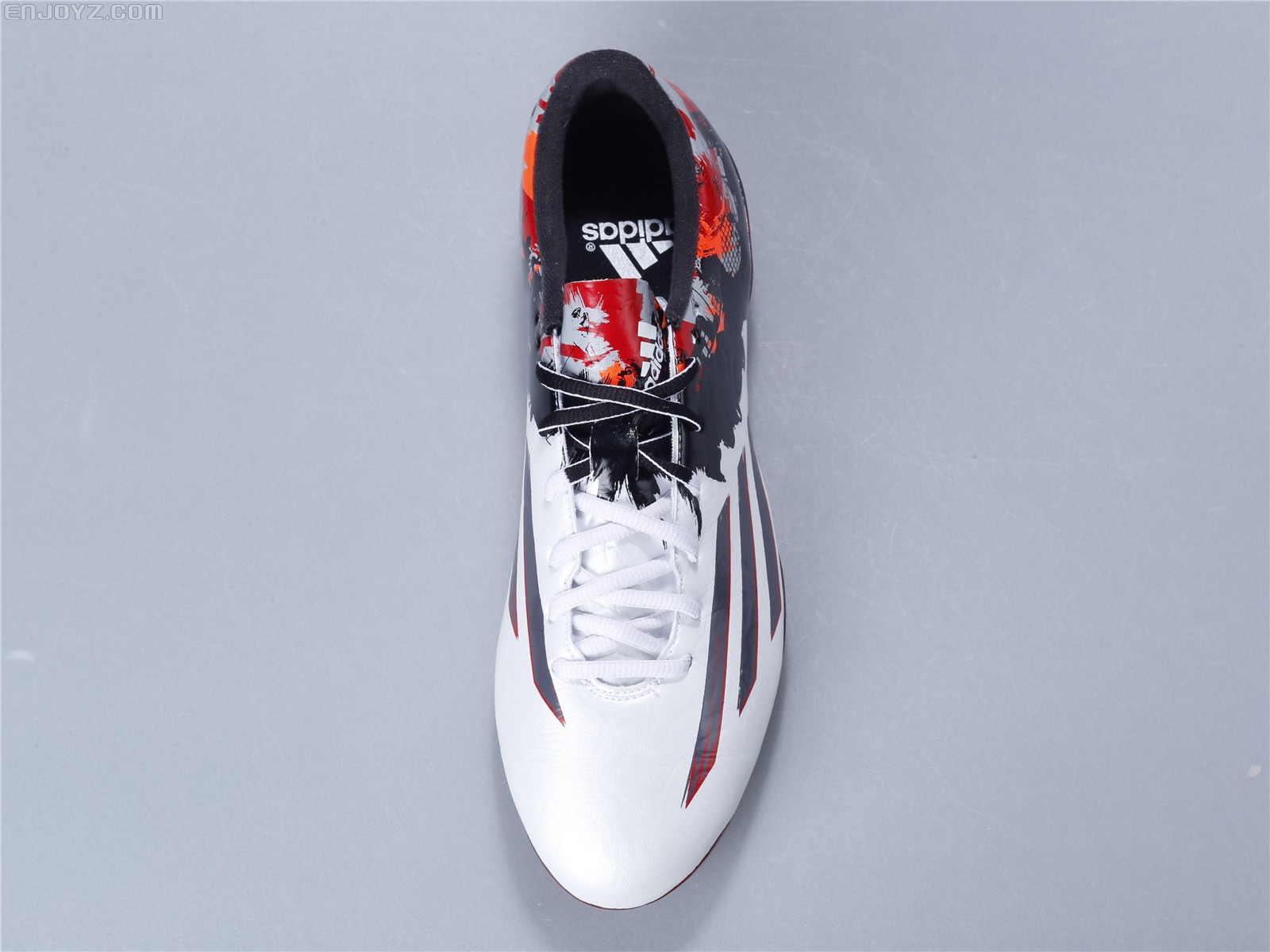 球王的故事-adidas messi Pibe de Barr10 10.2 AG 梅西专属足球鞋 - 足球鞋评测_足球鞋图文评测 - 足球鞋足球装备门户_ENJOYZ足球装备网-中国最大的-最专业的足球装备第一门户