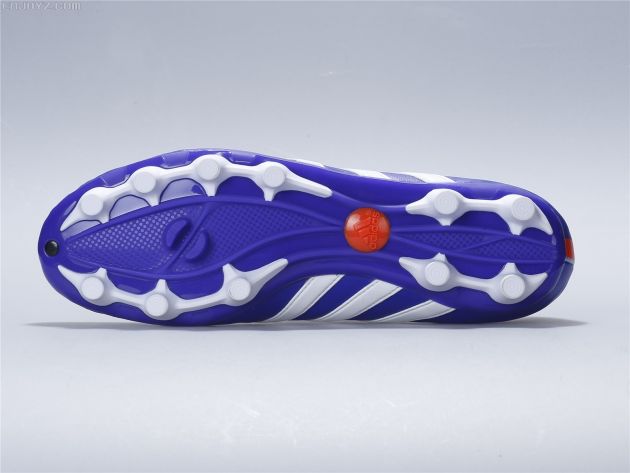 adidas pathiqe 11nova HG 中级款紫白配色足球鞋图库