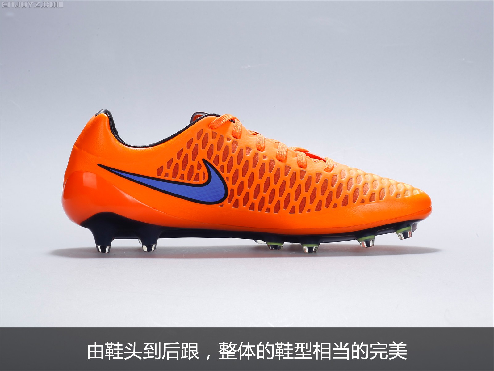 2022年足球鞋推荐，300元以下最值得买的足球鞋推荐