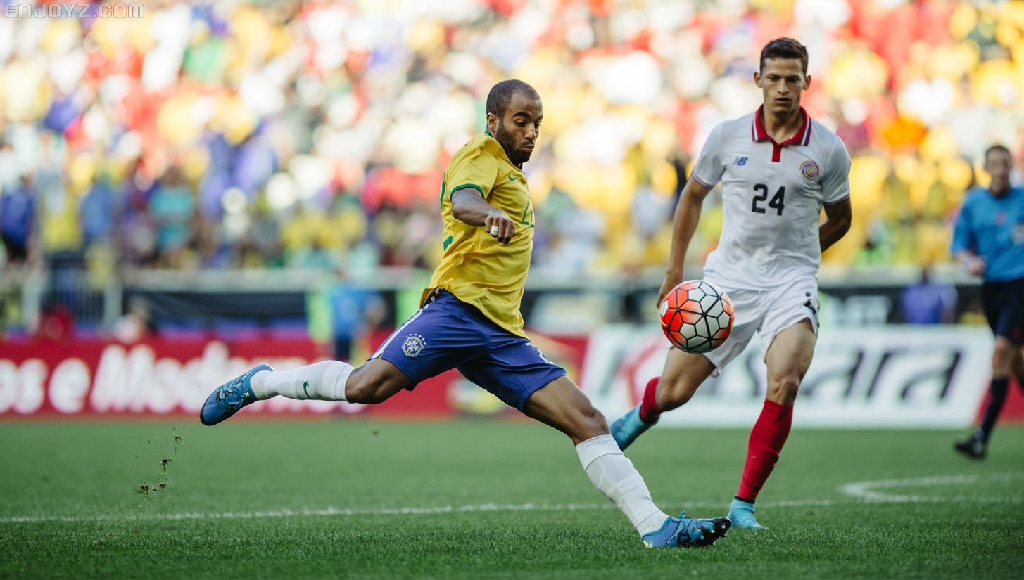 定格巴西对哥斯达黎加友谊赛的精彩瞬间 - 球鞋