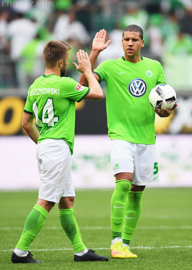 谁能认出库巴脚下的小黑鞋是什么? - 球鞋 - 足