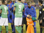 Messi finally met the young Afghan boy 02