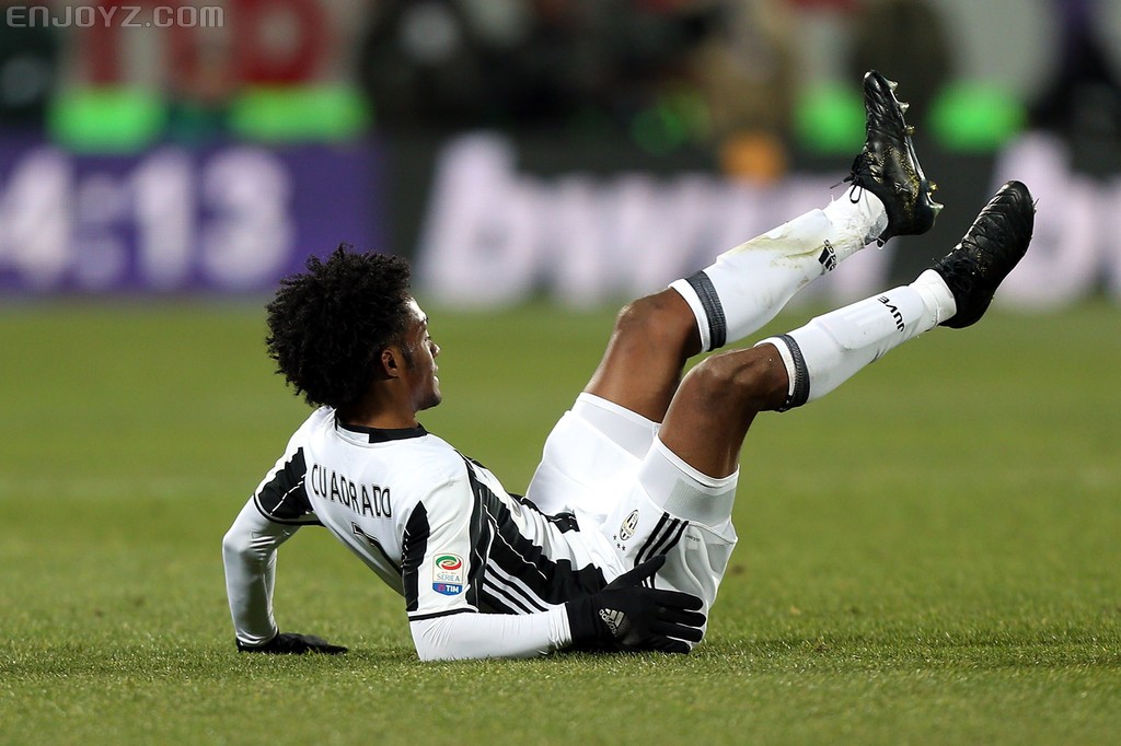 夸德拉多也穿涂黑战靴!又一位合约到期球员? 