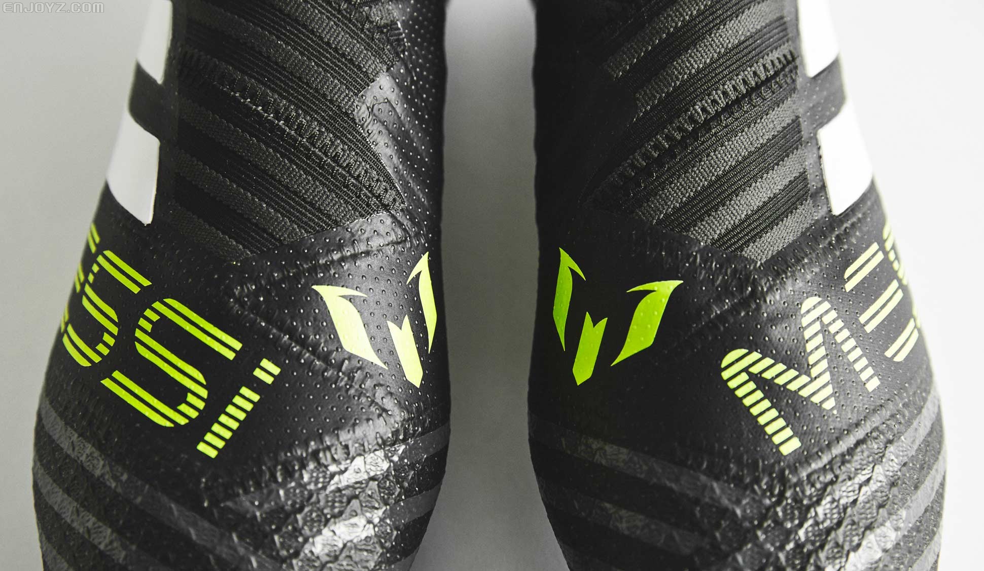 梅西专属!近观Nemeziz Messi17+ 360Agility - 球