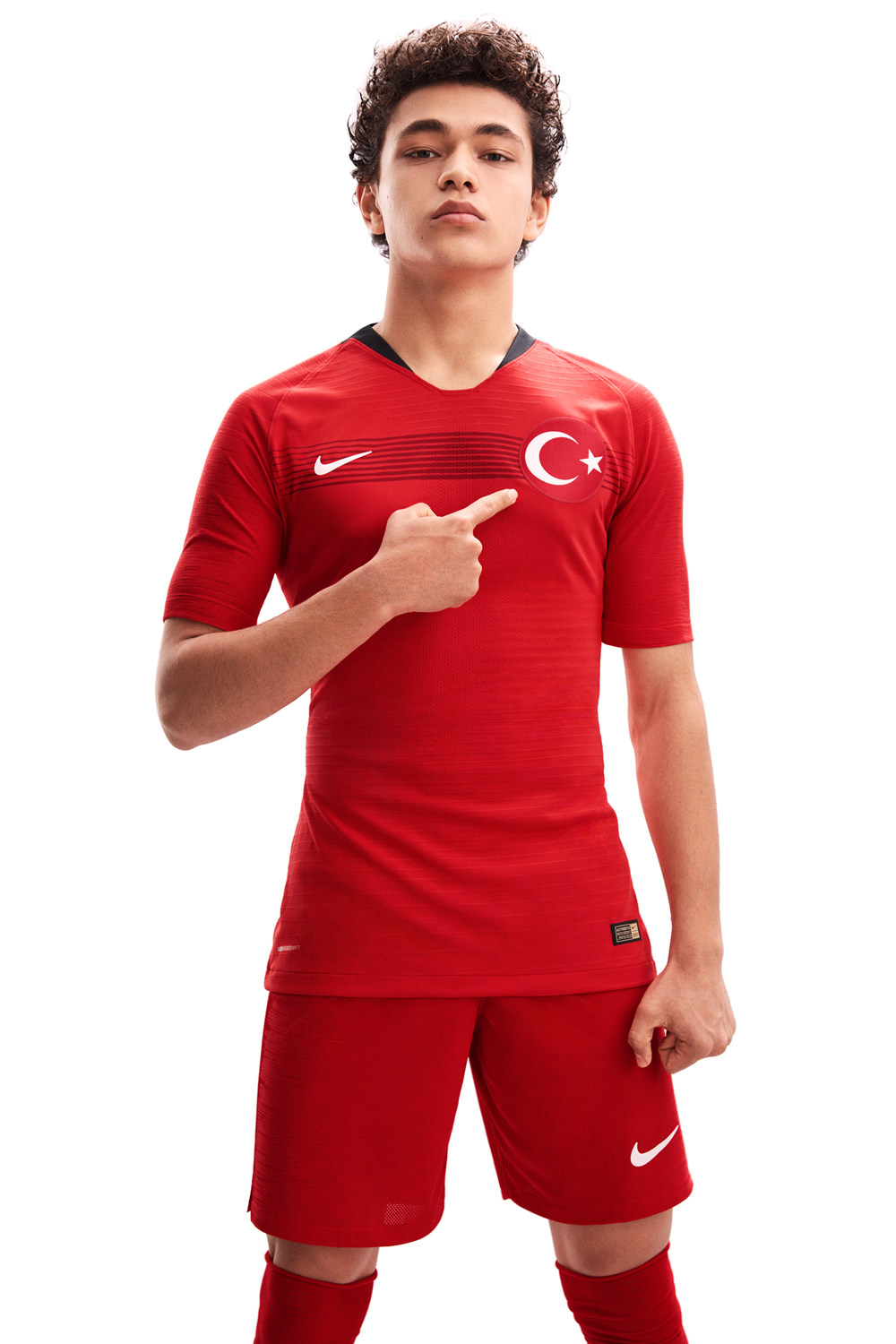 耐克发布土耳其国家队2018主客场球衣