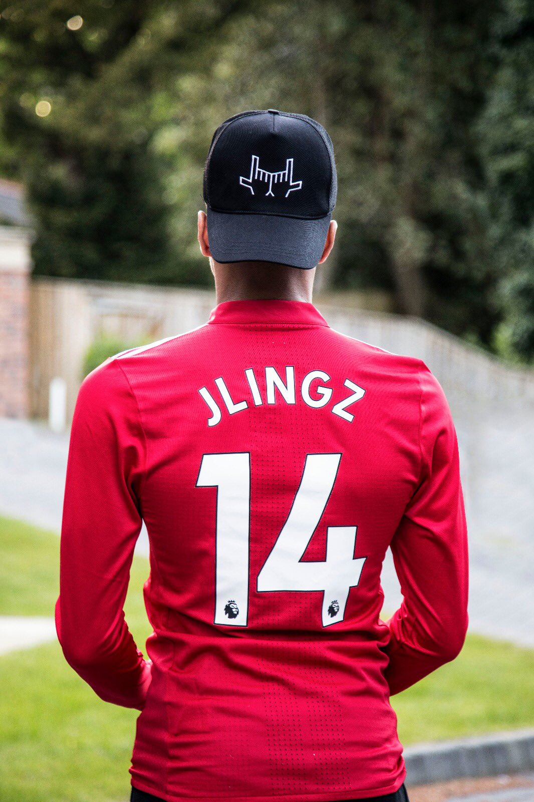 林加德推出个人专属服饰品牌jlingz 球衣 足球鞋足球装备门户