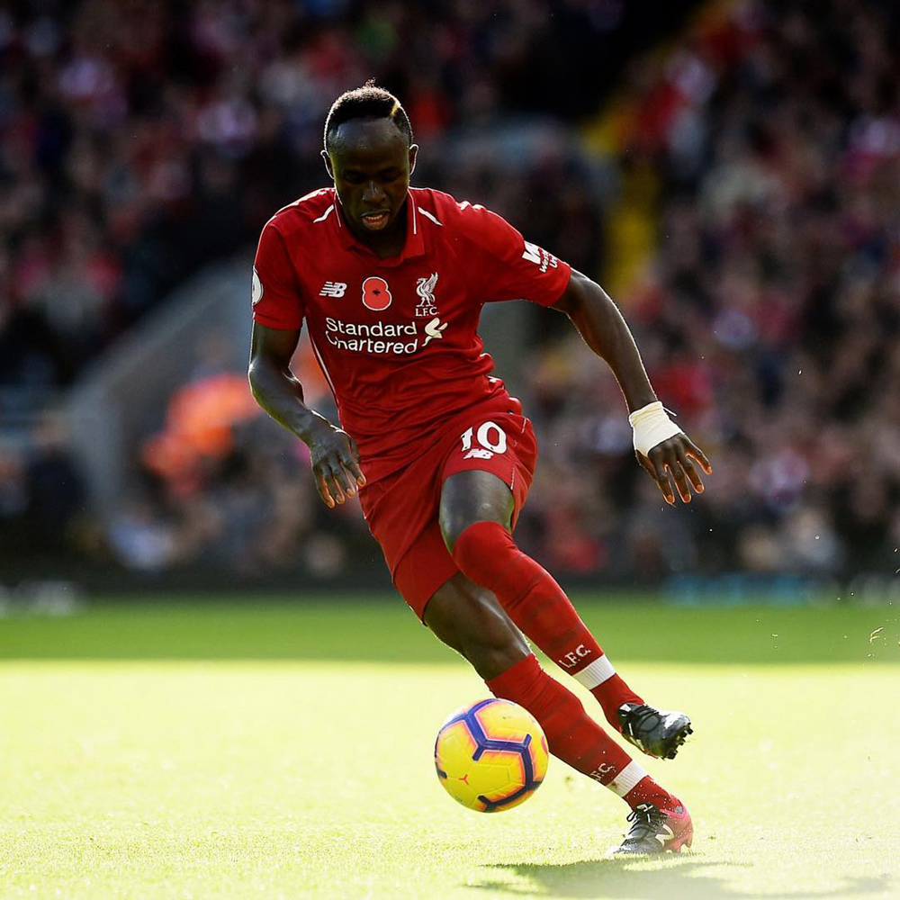 马内上脚New Balance小黑鞋