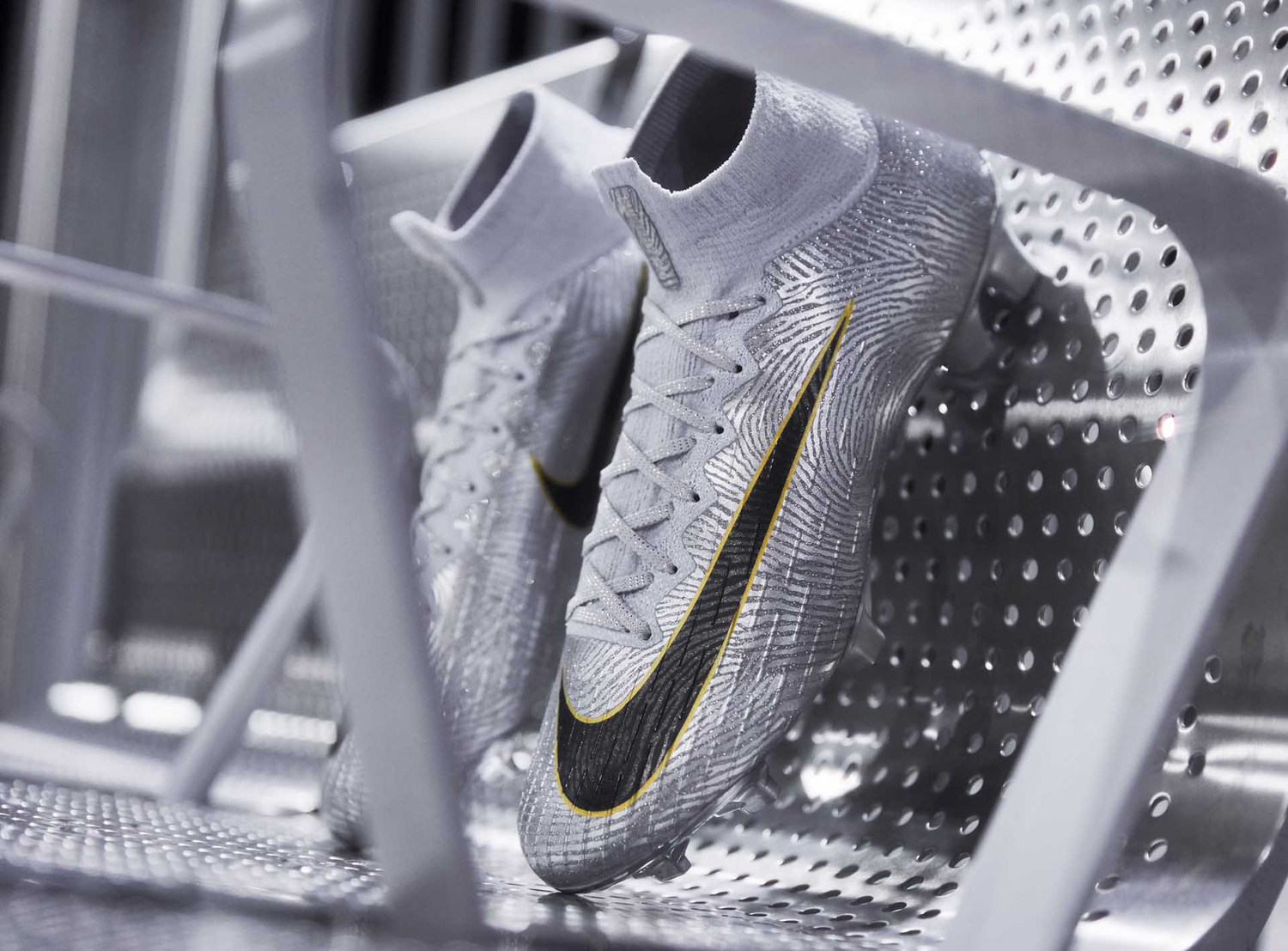 nike mercurial golden touch