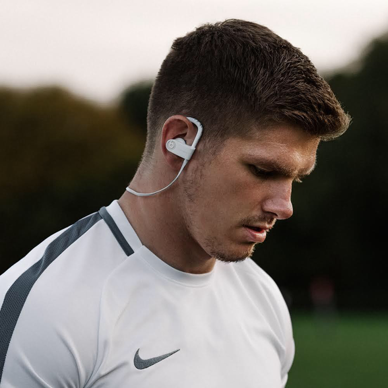 powerbeats3充电,powerbeatspro二代 出镜率最高且最受职业球员欢迎的自然是这款beats powerbeats3