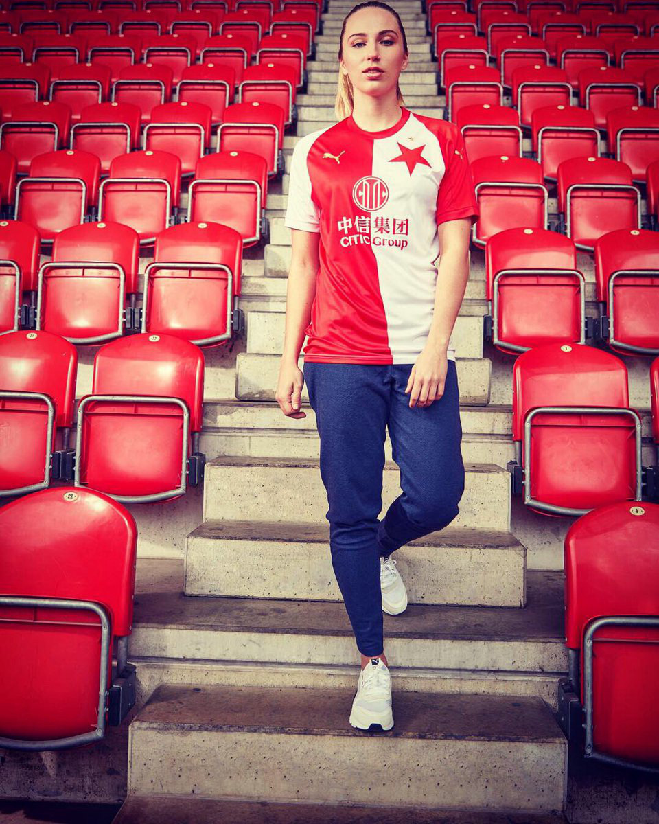 PUMA发布布拉格斯拉维亚全新主客场球衣