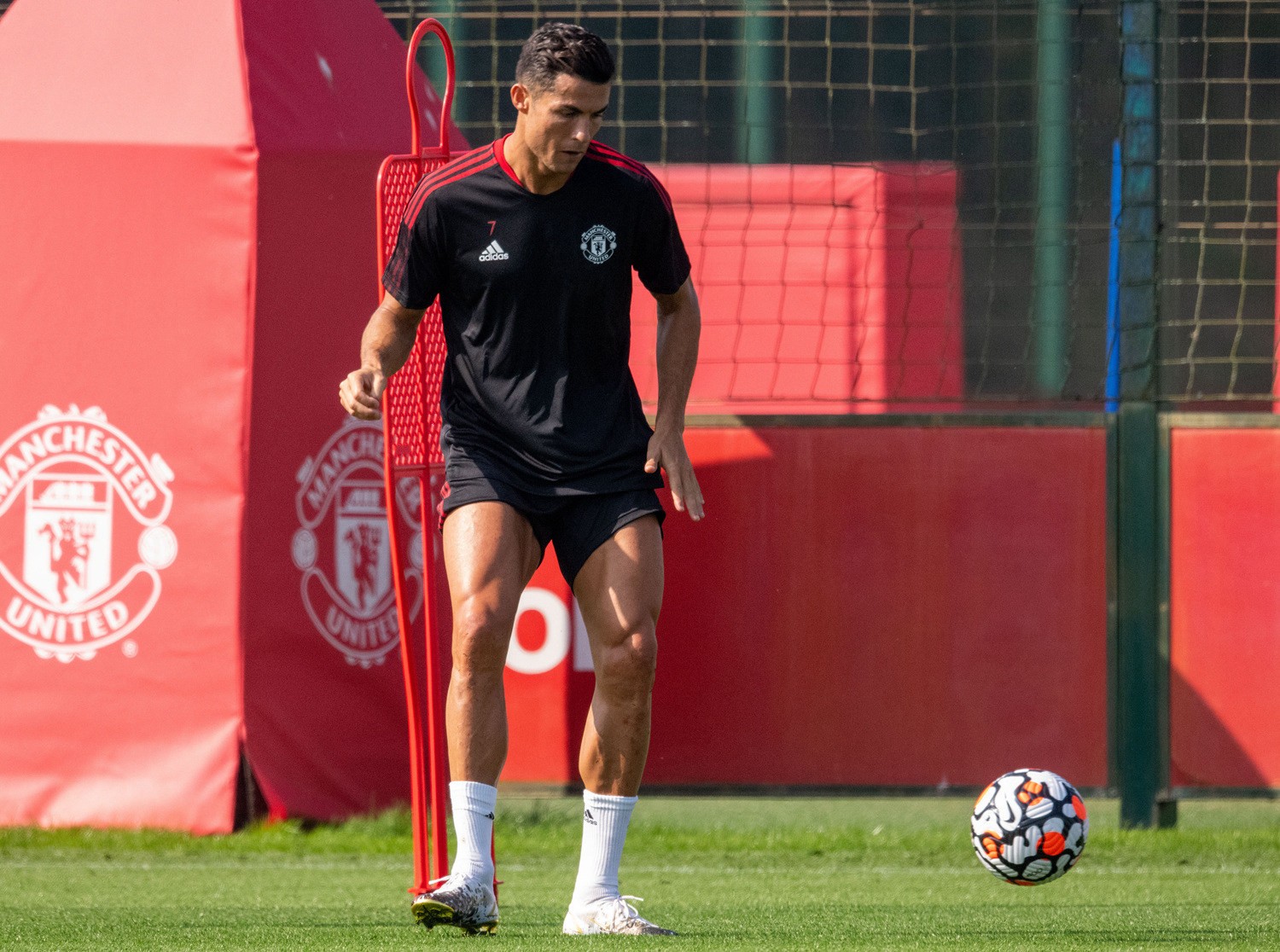 c罗训练上脚nike mercurial superfly "cr110"足球鞋