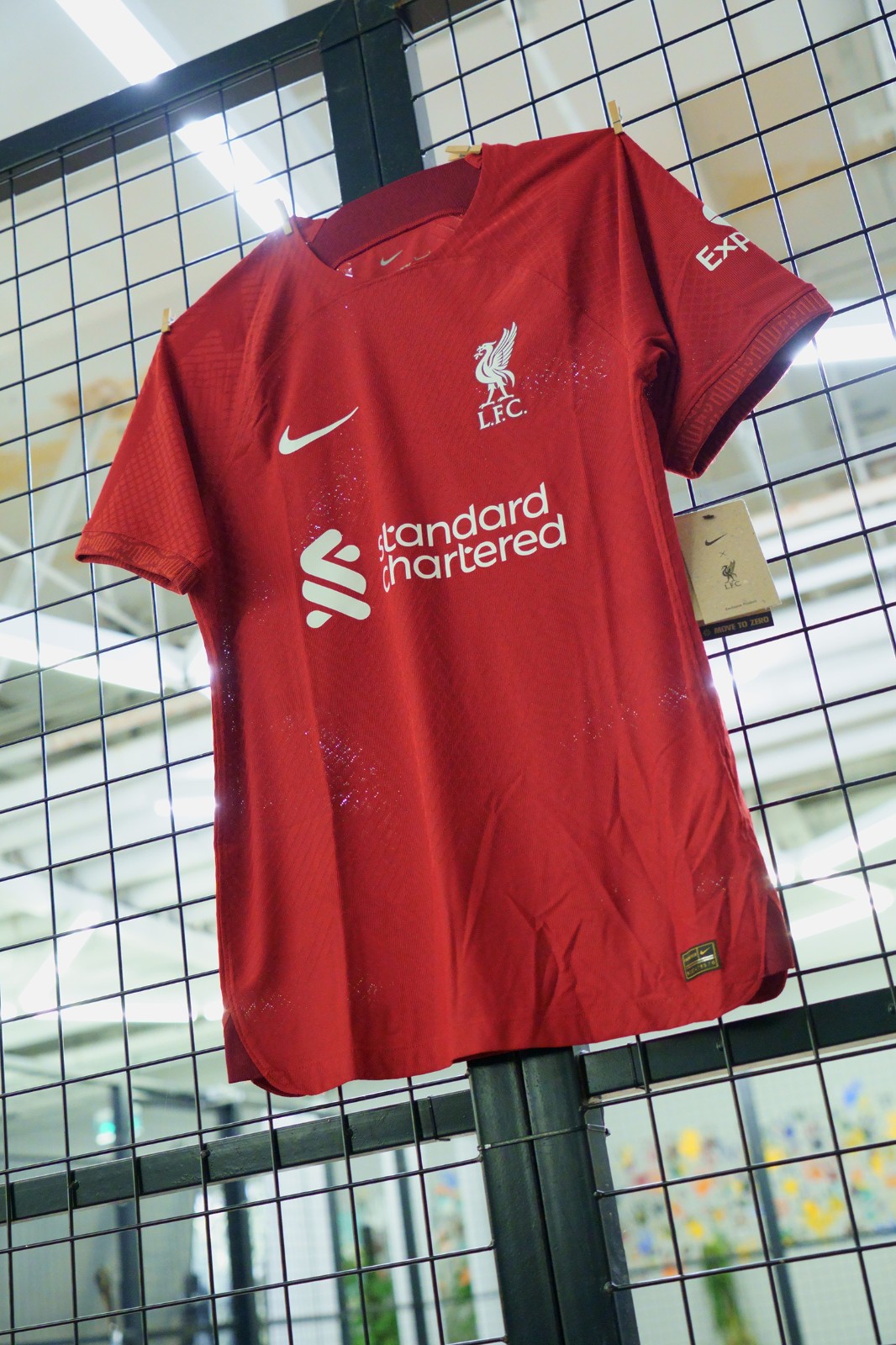 利物浦球衣购买 利物浦在华推出廉价球衣与假货竞争