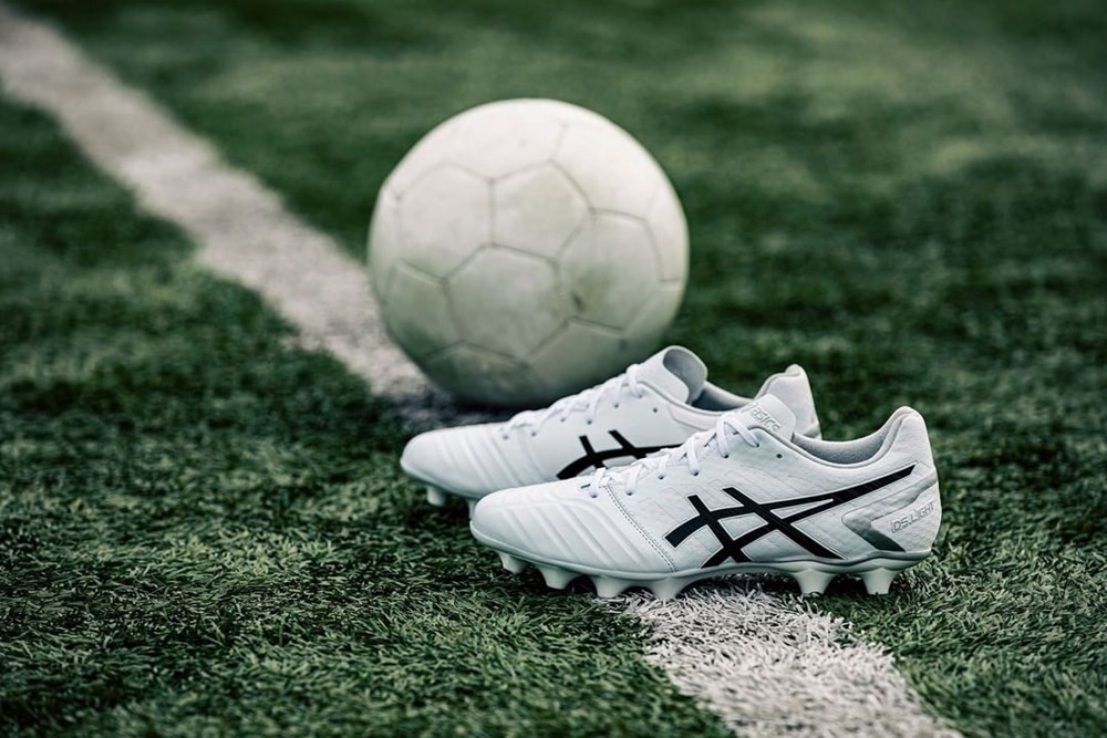 asics发布全新dslight足球鞋