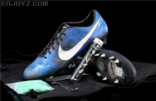 足球鞋图解mercurialvaporixcr7galaxysgproc罗专属星空配色