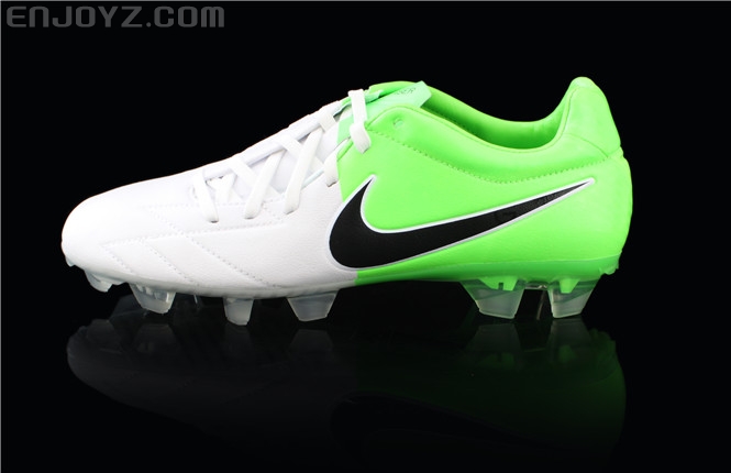 【足球鞋图解】nike t90 laser iv clash fg 白绿配色