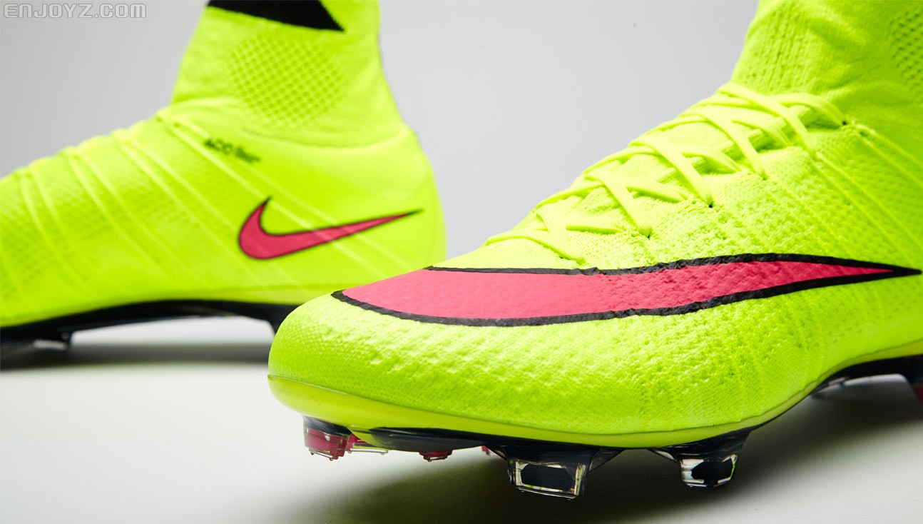 耐克发布刺客荧光黄配色