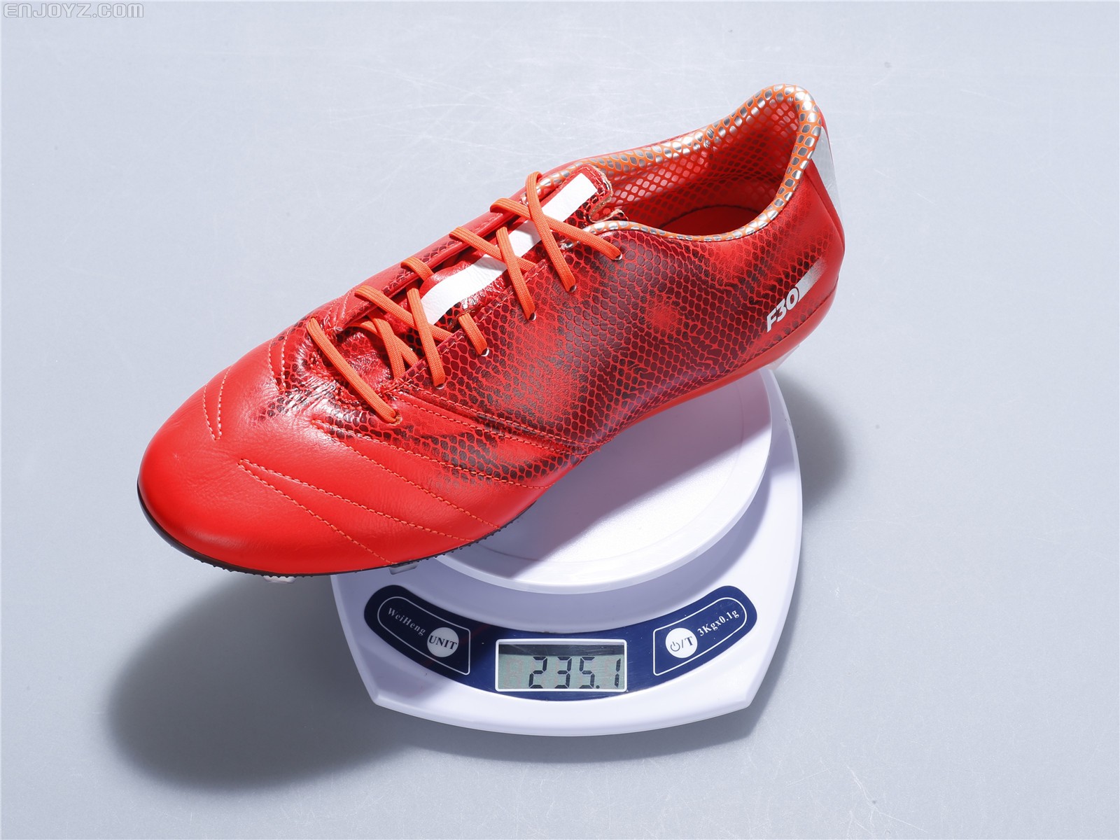 第二選擇—adidas adizero f30 leather fg