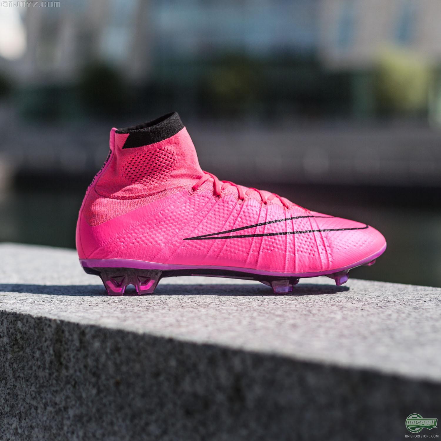 耐克"雷暴"粉红色刺客足球鞋登场 - 球鞋 - 足球鞋足球装备门户_enjoy