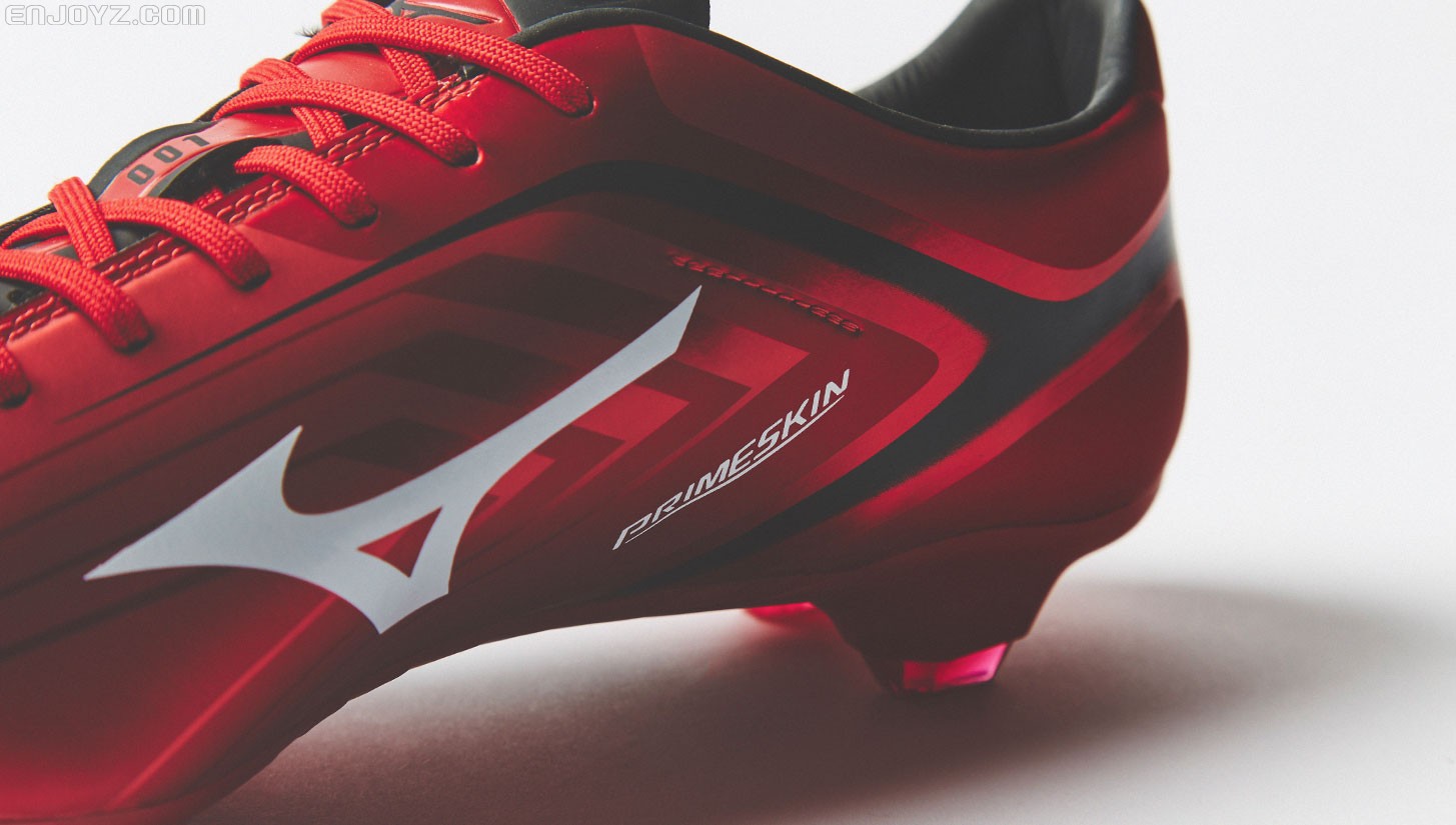 美津浓发布红白配色basara足球鞋