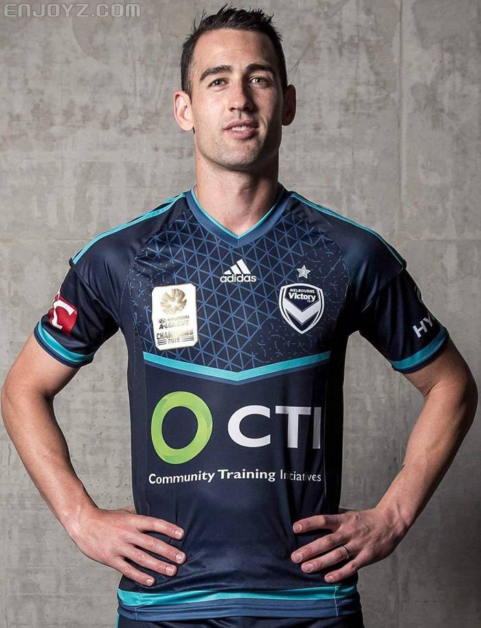 墨尔本胜利推出夺冠纪念版球衣