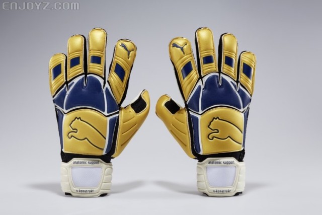 puma推出布冯v-konstrukt手套复刻版