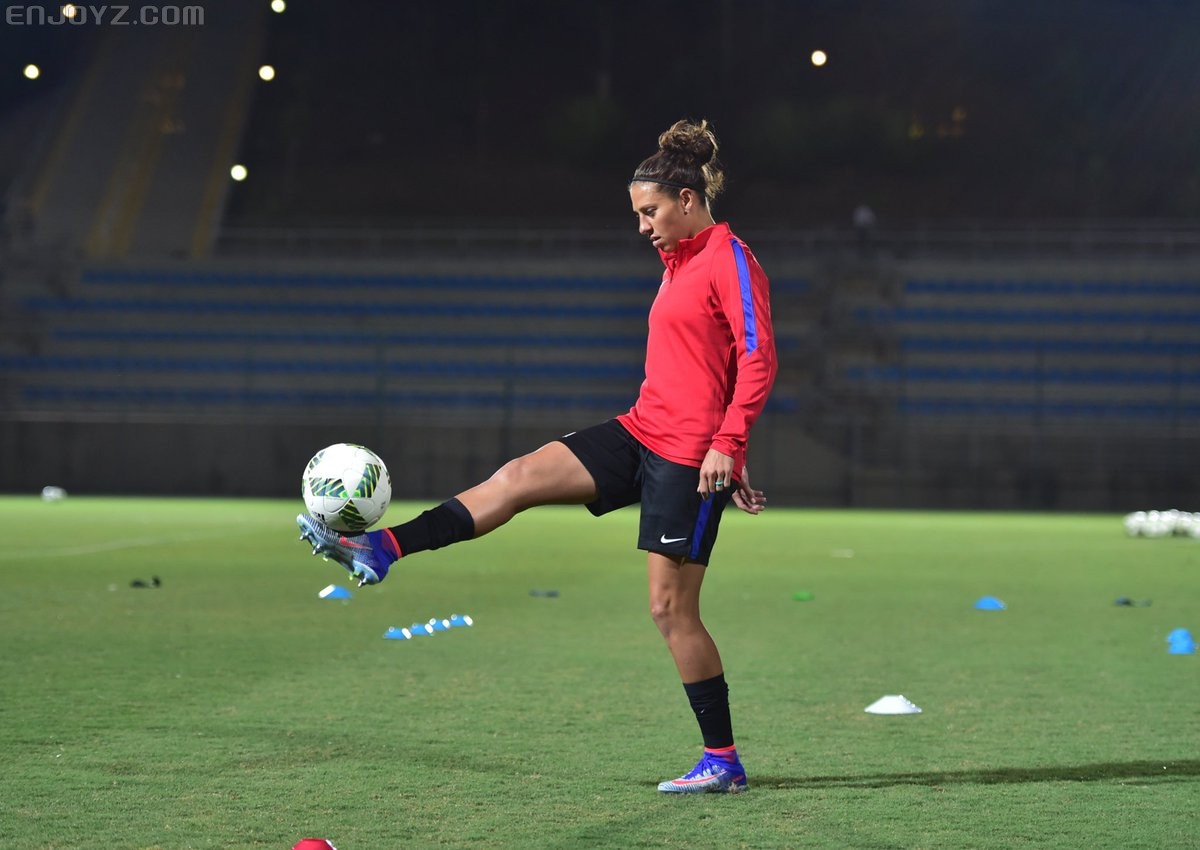 美国女足上脚新配色套装