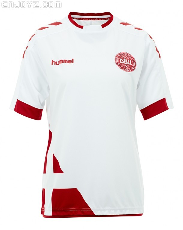 hummel发布丹麦女足国家队全新主客场球衣