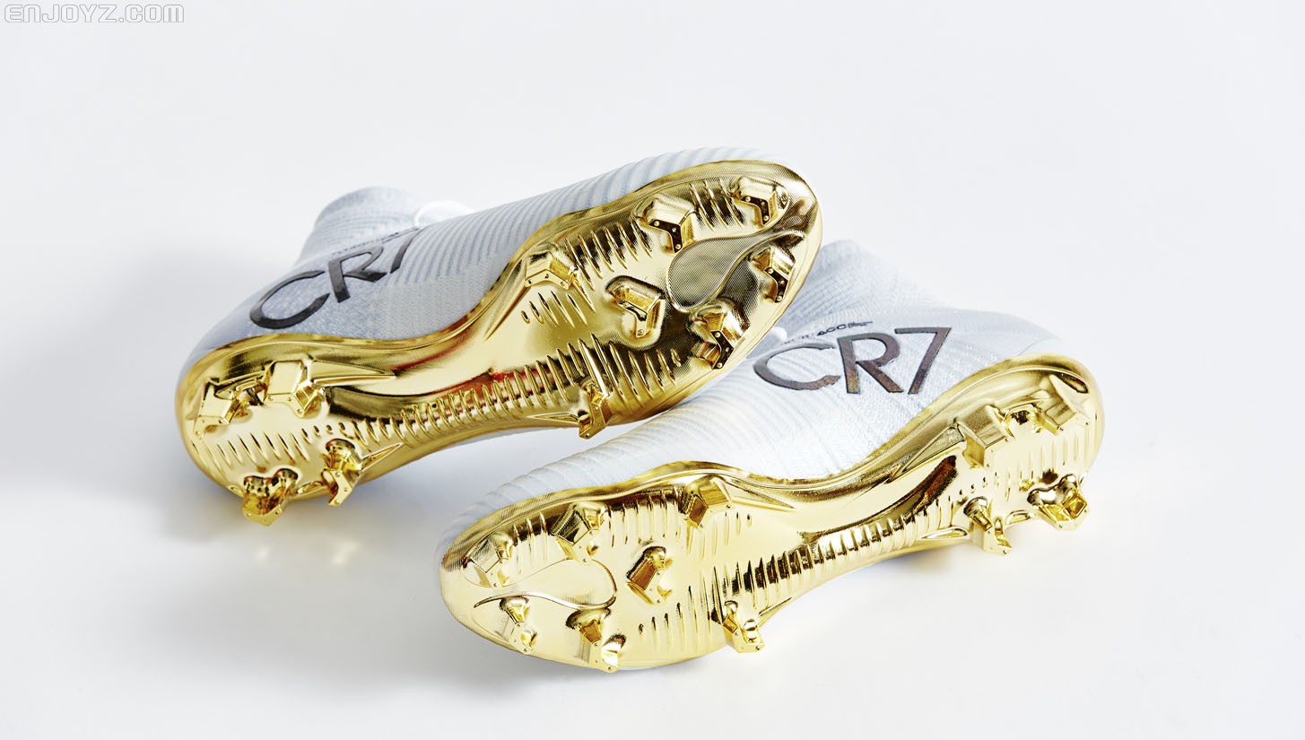 近观限量"777"nike mercurial superfly cr7 vitórias足球鞋 - 球鞋