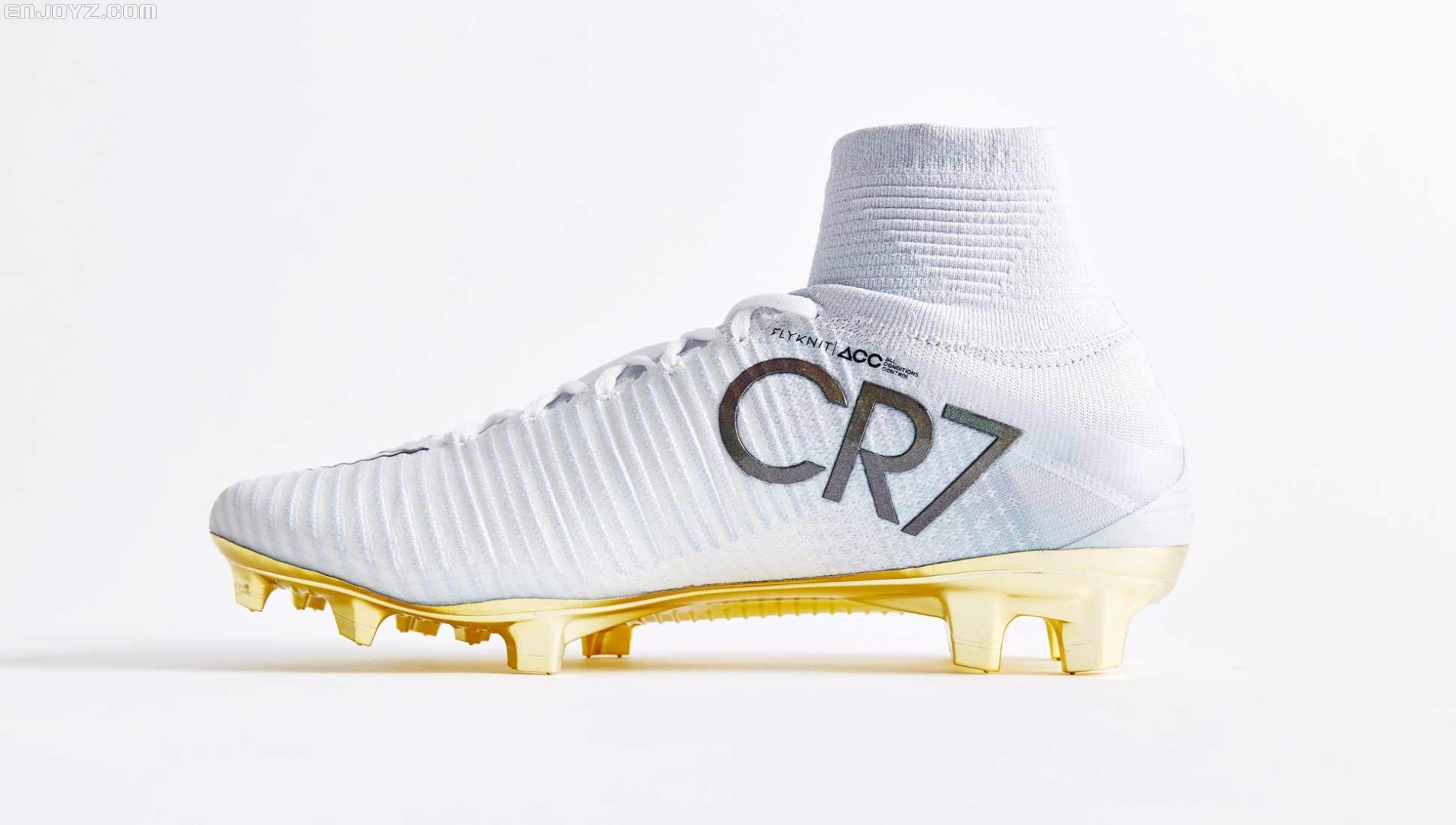 近观限量"777"nike mercurial superfly cr7 vitórias足球鞋