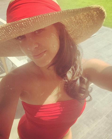 维尔马伦娇艳清纯的妻子每日粉丝福利2017113