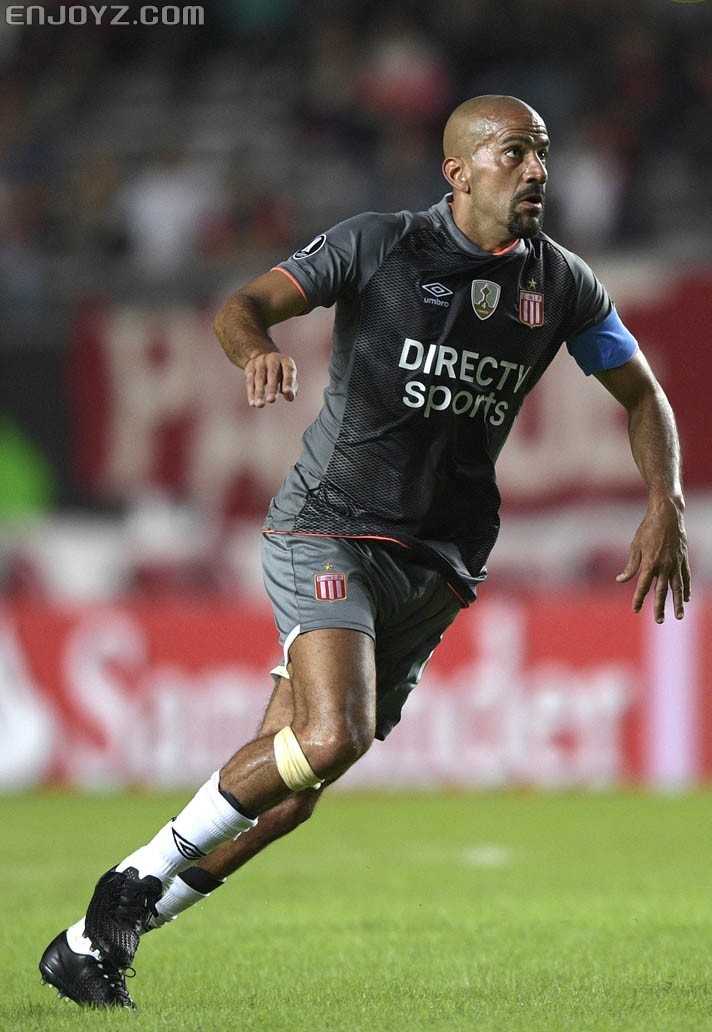 ua发布clutchfit 3.0"stealth black"足球鞋