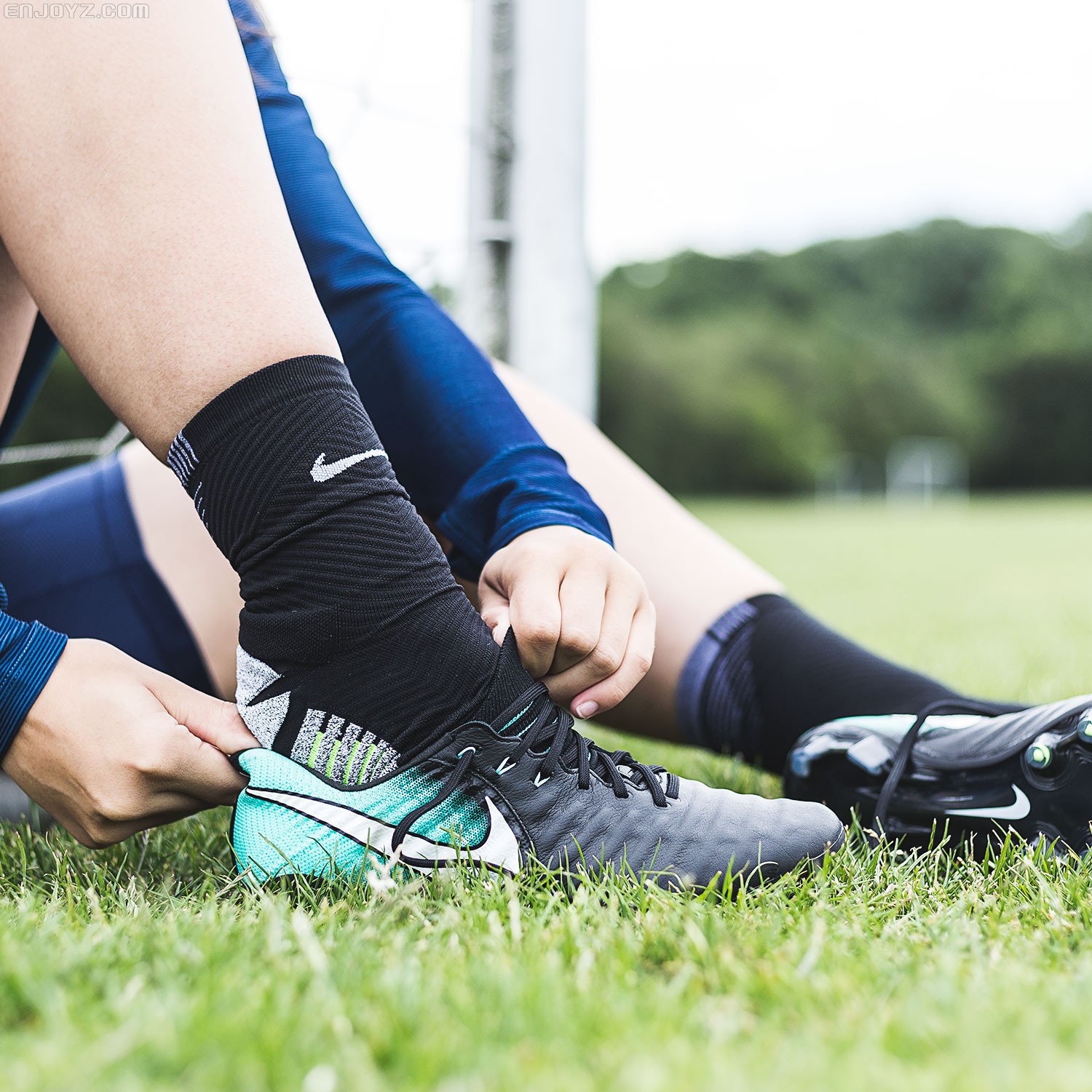 耐克推出女足配色足球鞋套装 - 球鞋 - 足球鞋足球装备门户_enjoyz