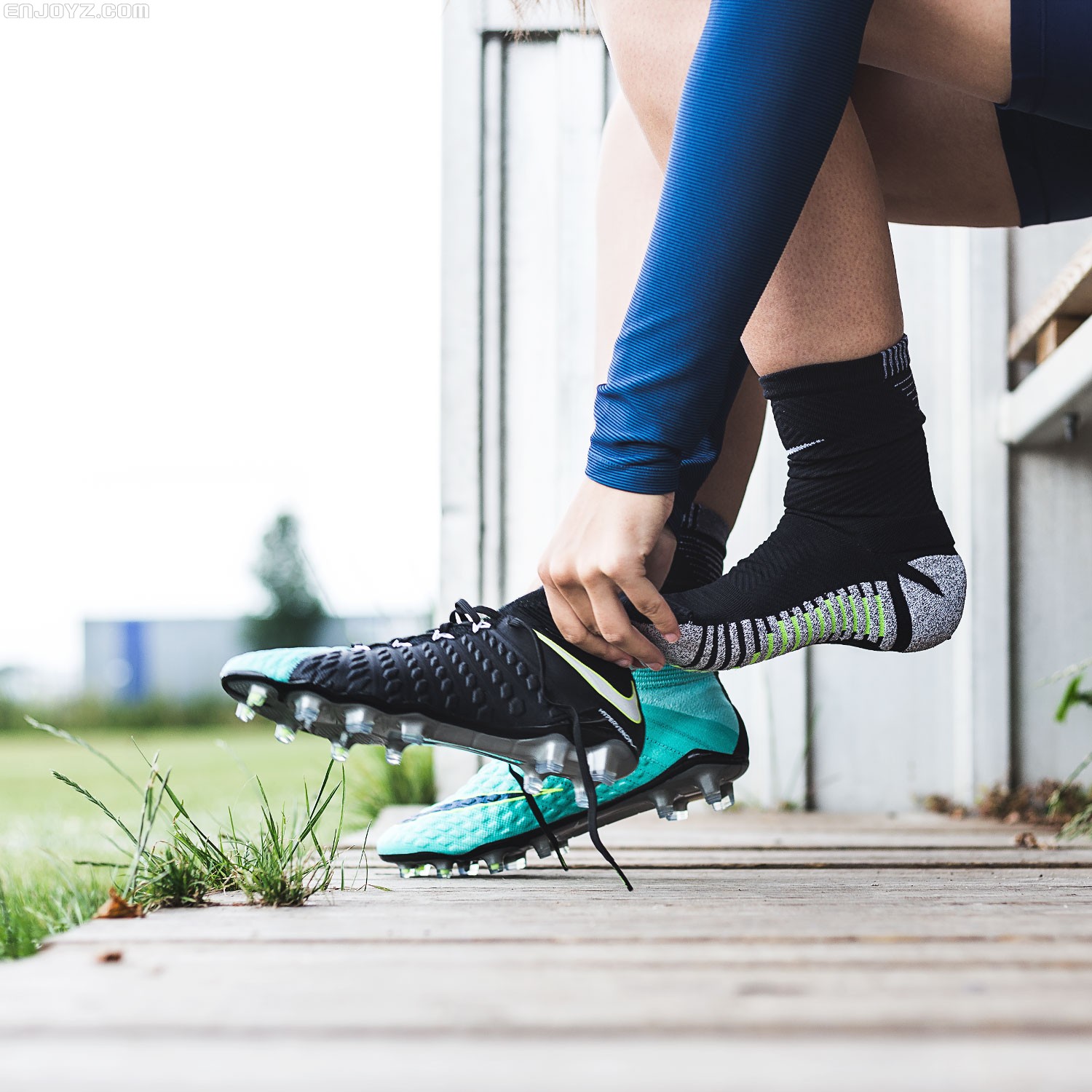 耐克推出女足配色足球鞋套装 - 球鞋 - 足球鞋足球装备门户_enjoyz