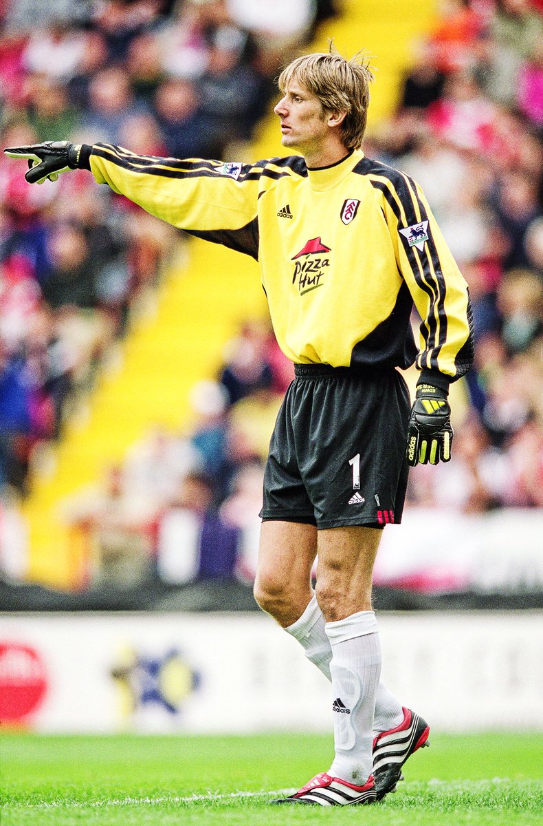 pds给出的四位猎鹰门将分别是范·德萨,巴特兹,拜亚和吉文,最后老范以