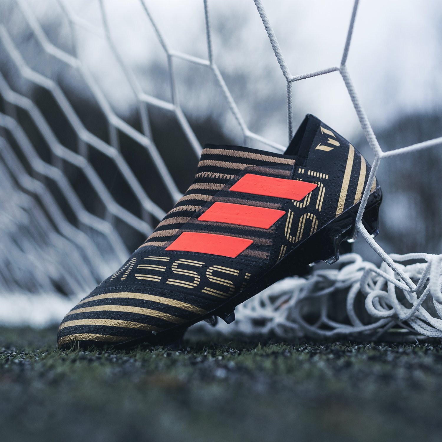 阿迪达斯推出天行系列梅西专属nemeziz战靴 - 球鞋 - 足球鞋足球装备