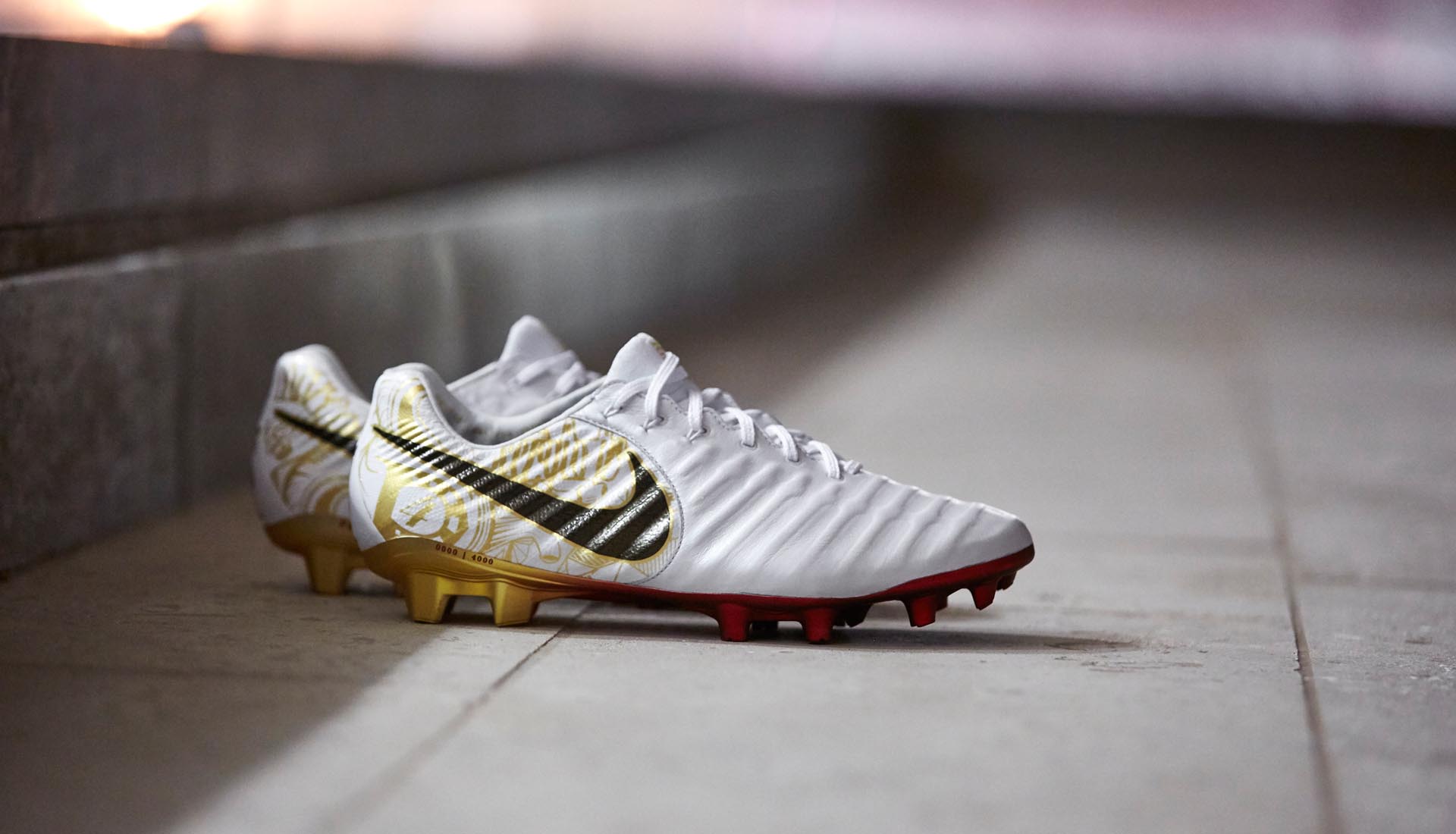 拉莫斯专属传奇7代足球鞋"corazón y sangre" - 球鞋 - 足球鞋足球