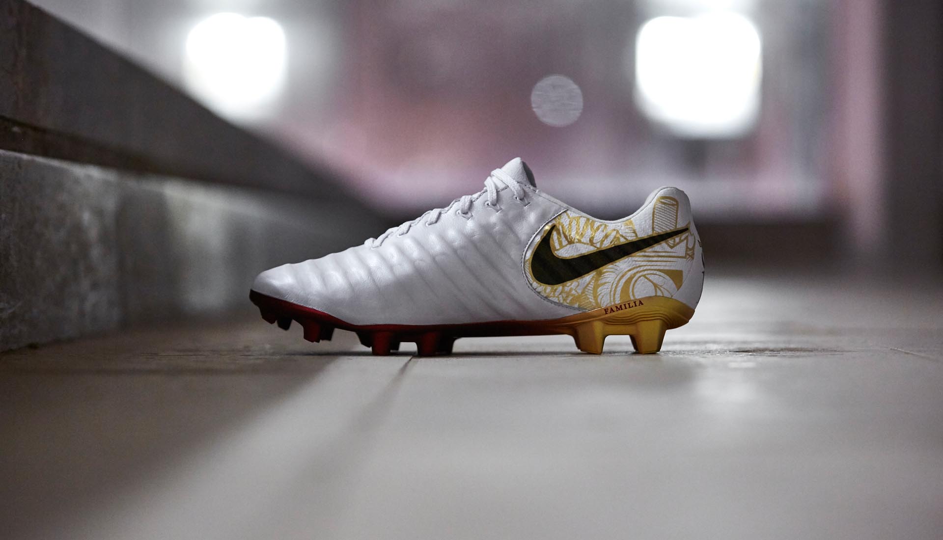拉莫斯专属传奇7代足球鞋"corazón y sangre" - 球鞋 - 足球鞋足球