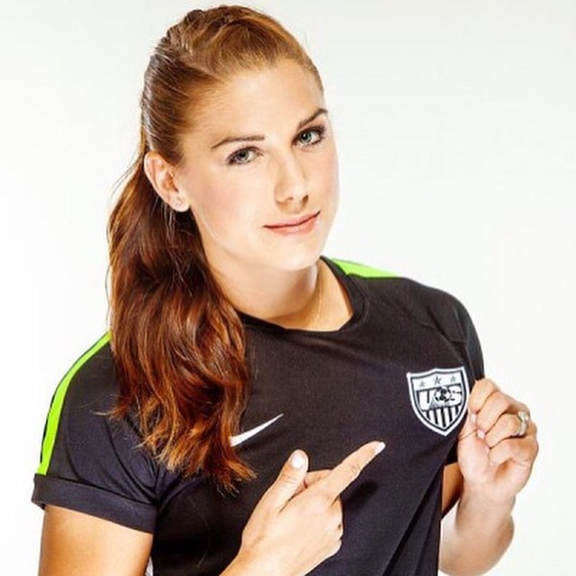 阿莱克斯·摩根(alex morgan)可谓是美国女足的女神拉,颜值好,身材棒
