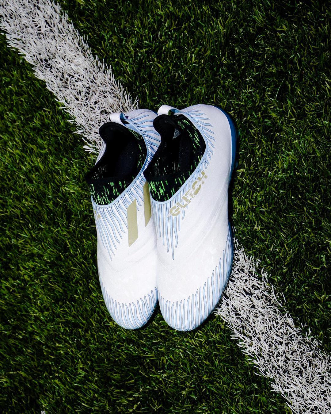 细数迪巴拉的那些adidas glitch 2.0战靴