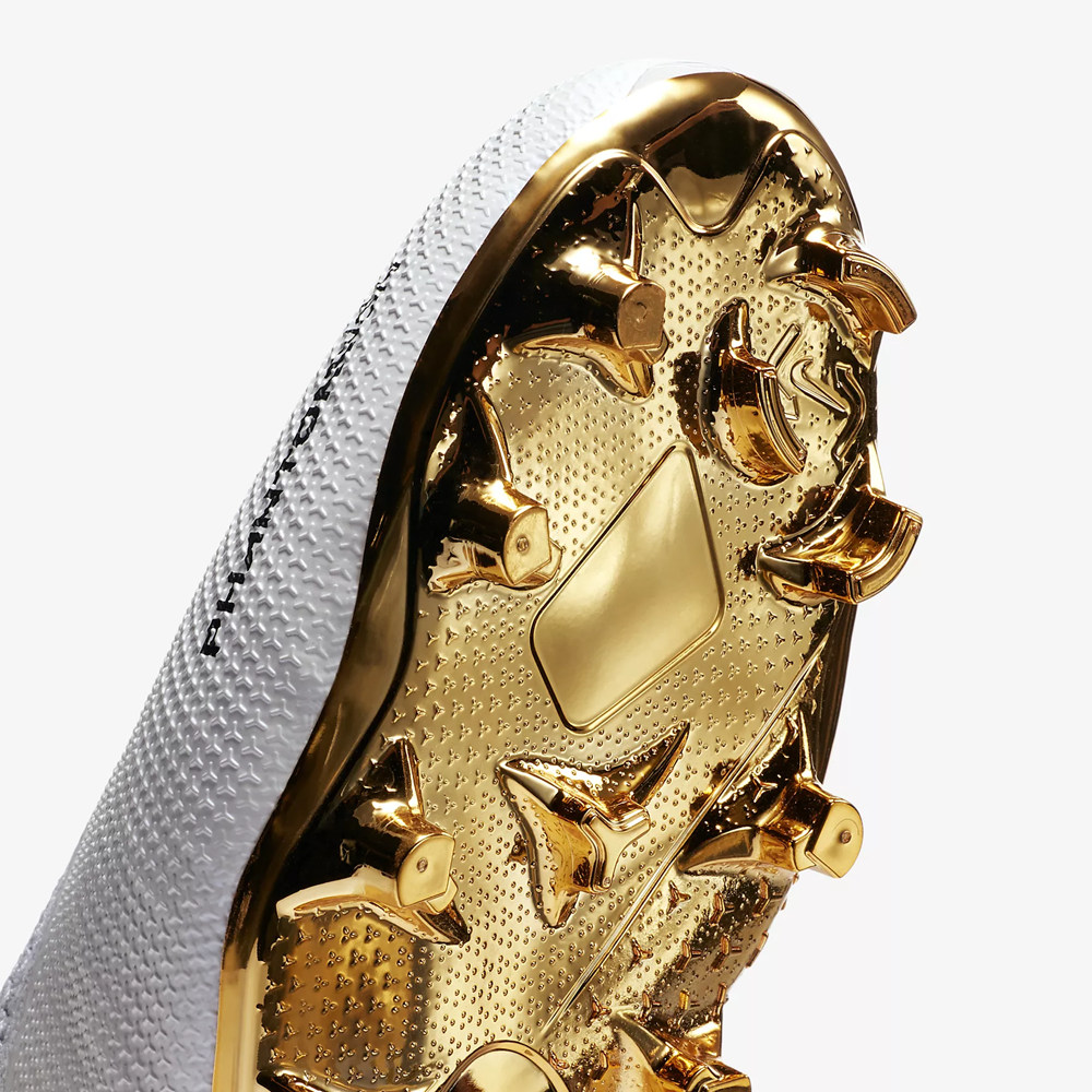 耐克发布白金配色phantom vsn限量战靴