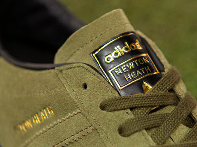 adidas originals为曼联推出"newton heath"限量版球鞋