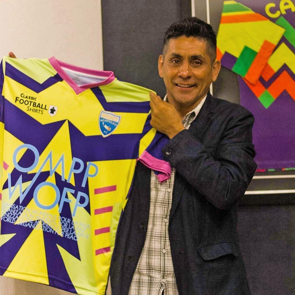 classicfootballshirts为豪尔赫·坎波斯推出特别版球衣