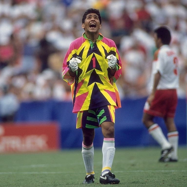 classicfootballshirts为豪尔赫·坎波斯推出特别版球衣