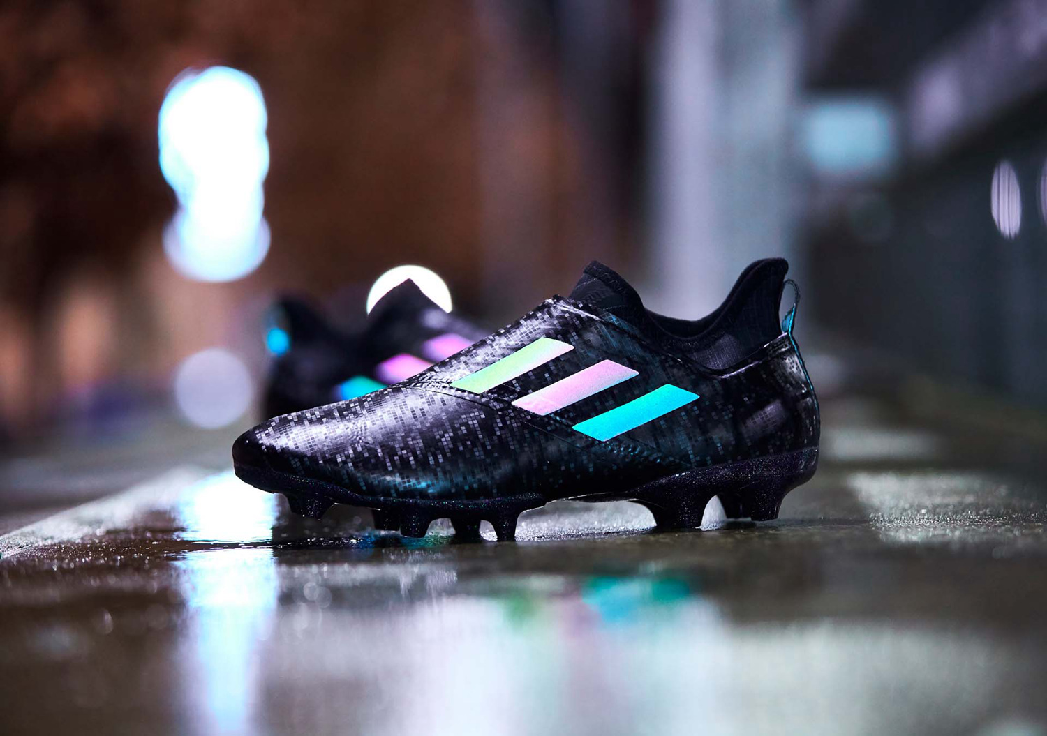 近观adidas glitch 2.0 "archetic skin"足球鞋
