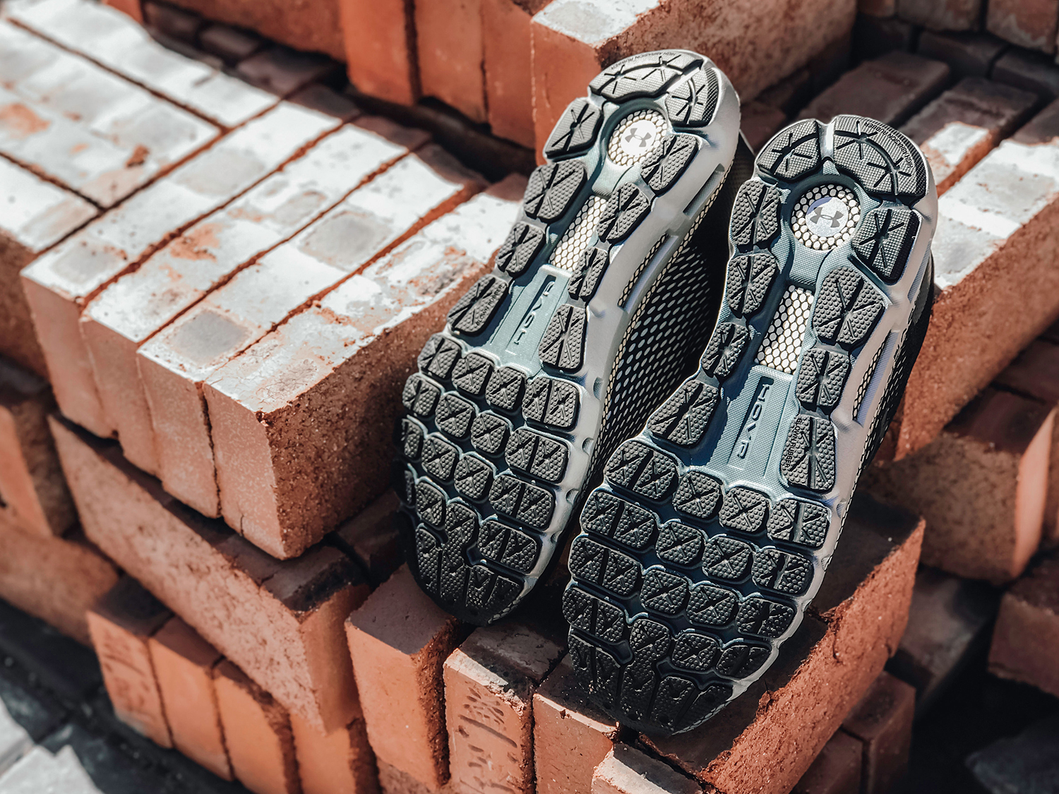 uahovrinfinite芯片跑步鞋