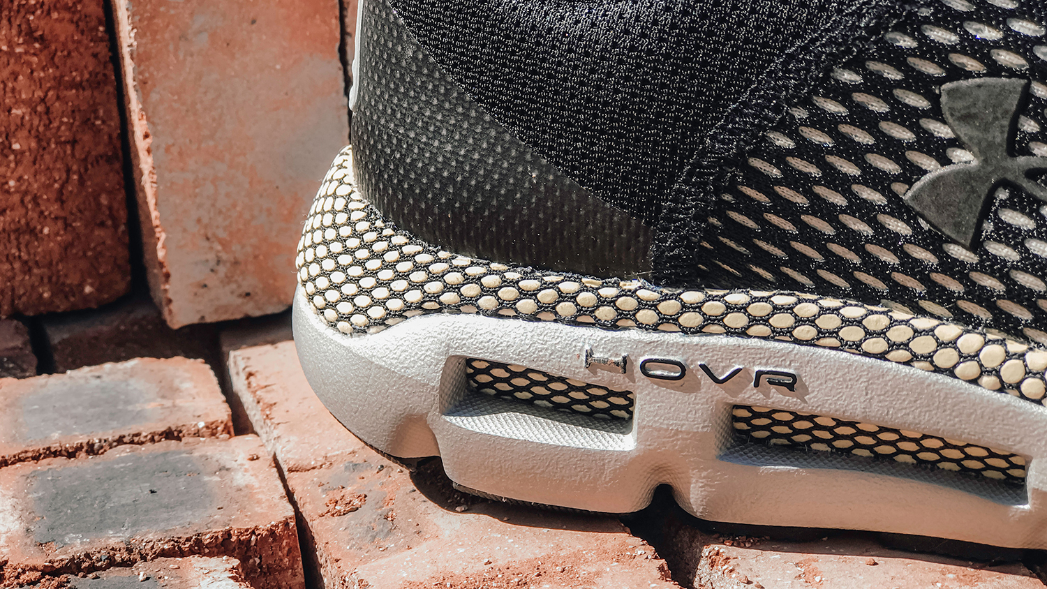 uahovrinfinite芯片跑步鞋